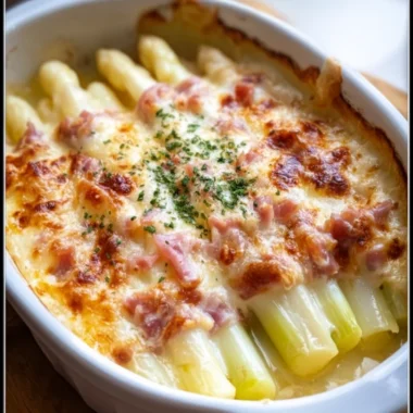Recette d'Asperges Blanches Gratinées au Jambon et Fromage (Savoureuse et Réconfortante !)