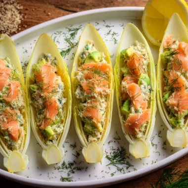Recette d'Endives Farcies au Saumon Fumé et Avocat (Facile et Savoureuse !)