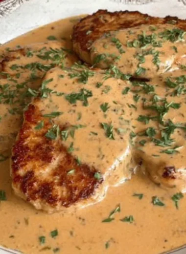 Recette d'Escalopes de Veau à la Sauce Savoyarde (Facile et Réconfortante !)