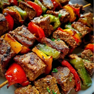 Recette de Brochettes de Bœuf Grillées aux Poivrons (Faciles et Savoureuses !)