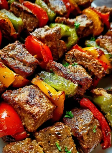 Recette de Brochettes de Bœuf Grillées aux Poivrons (Faciles et Savoureuses !)