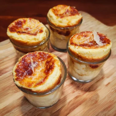 Recette de Petits Soufflés au Chorizo et Parmesan pour l'Apéritif