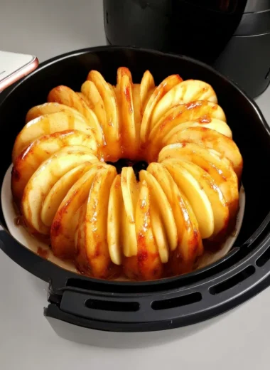 Recette de Gâteau aux Pommes à l'AirFryer (Moelleux et Rapide !)