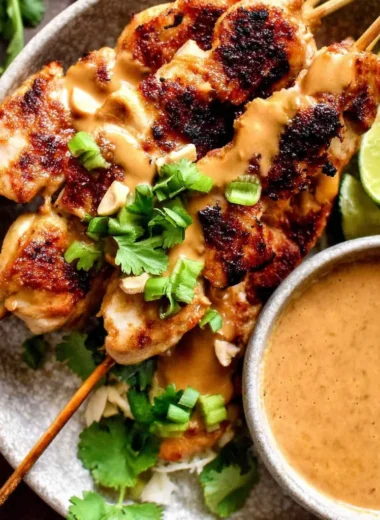 Recette de Satay de Poulet Thaï à la Sauce Cacahuète (Facile et Délicieuse !)